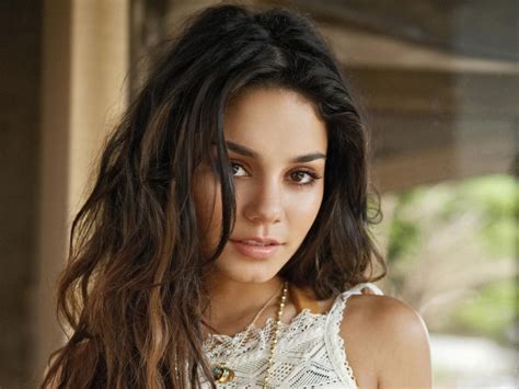 selena gomez half pinoy|15 Hollywood Celebrities You Didn’t Know Had Pinoy .